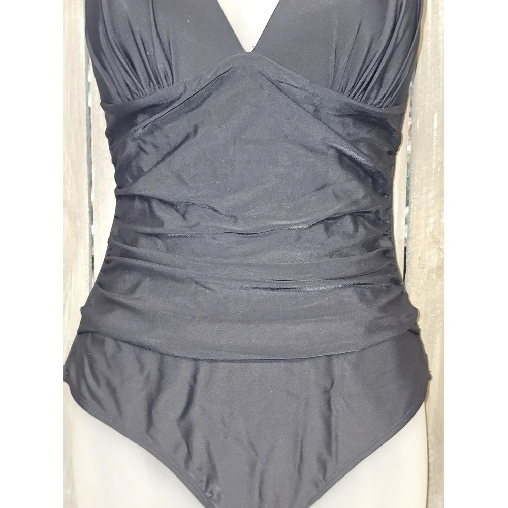 NWT Cupshe Womens‎ One Piece Swimsuit Size S Black  Ruched